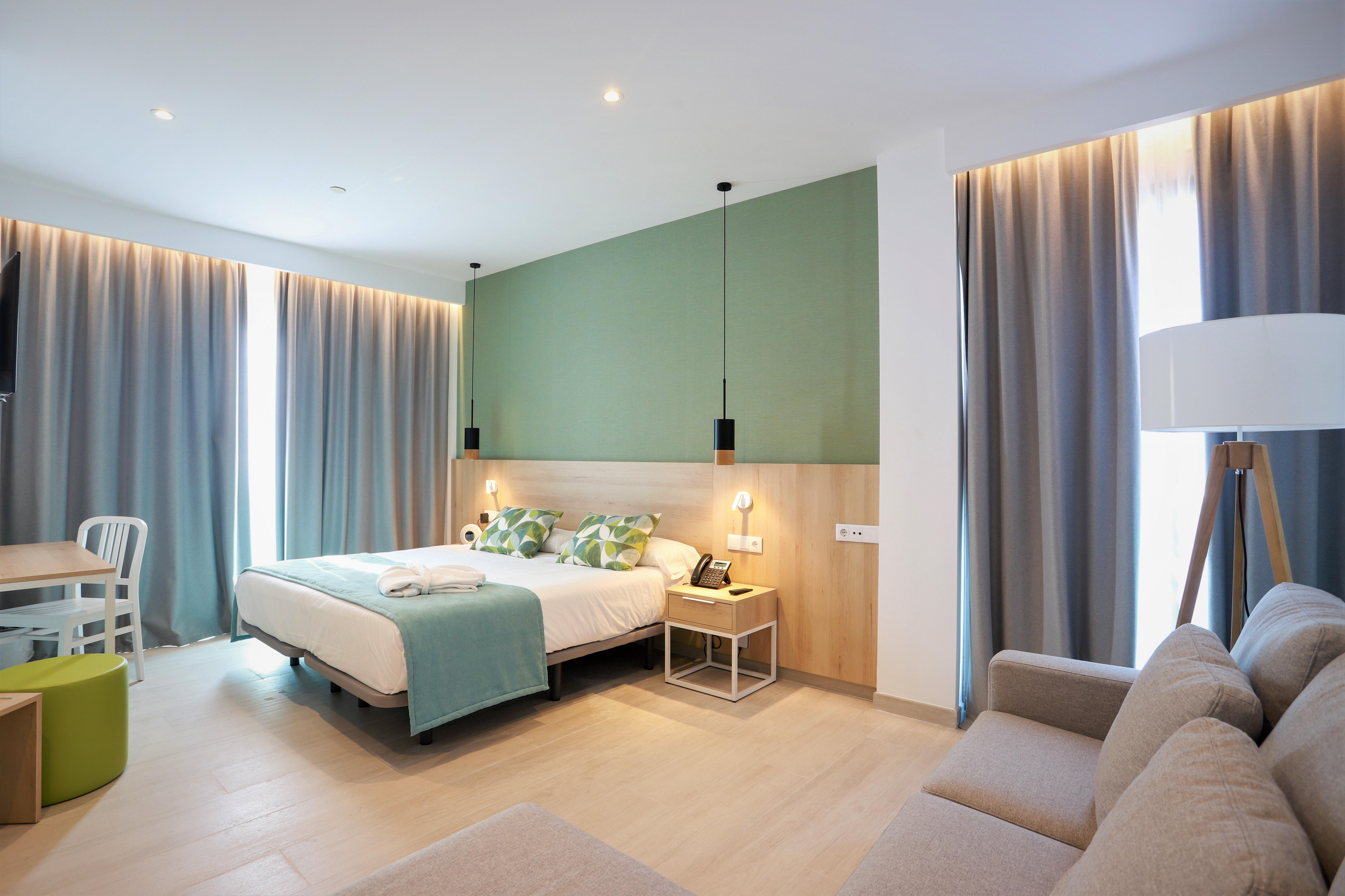 Seasun Aniram Hotel 4*